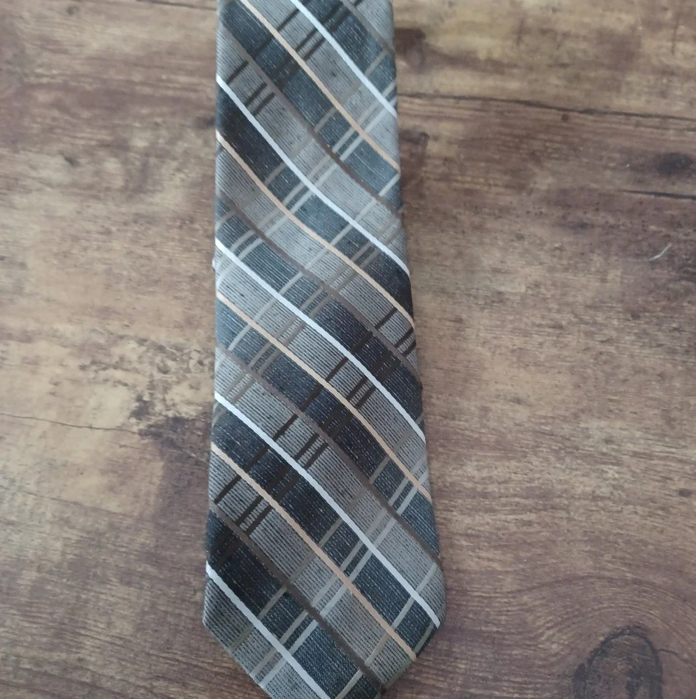 Wembley striped tie 👔